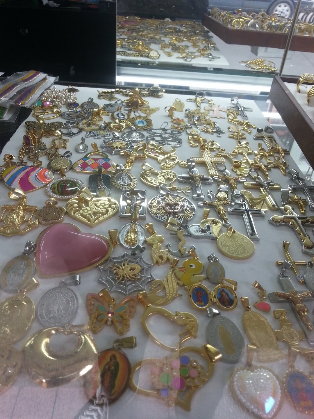 Joyeria y Accesorios Zuithom