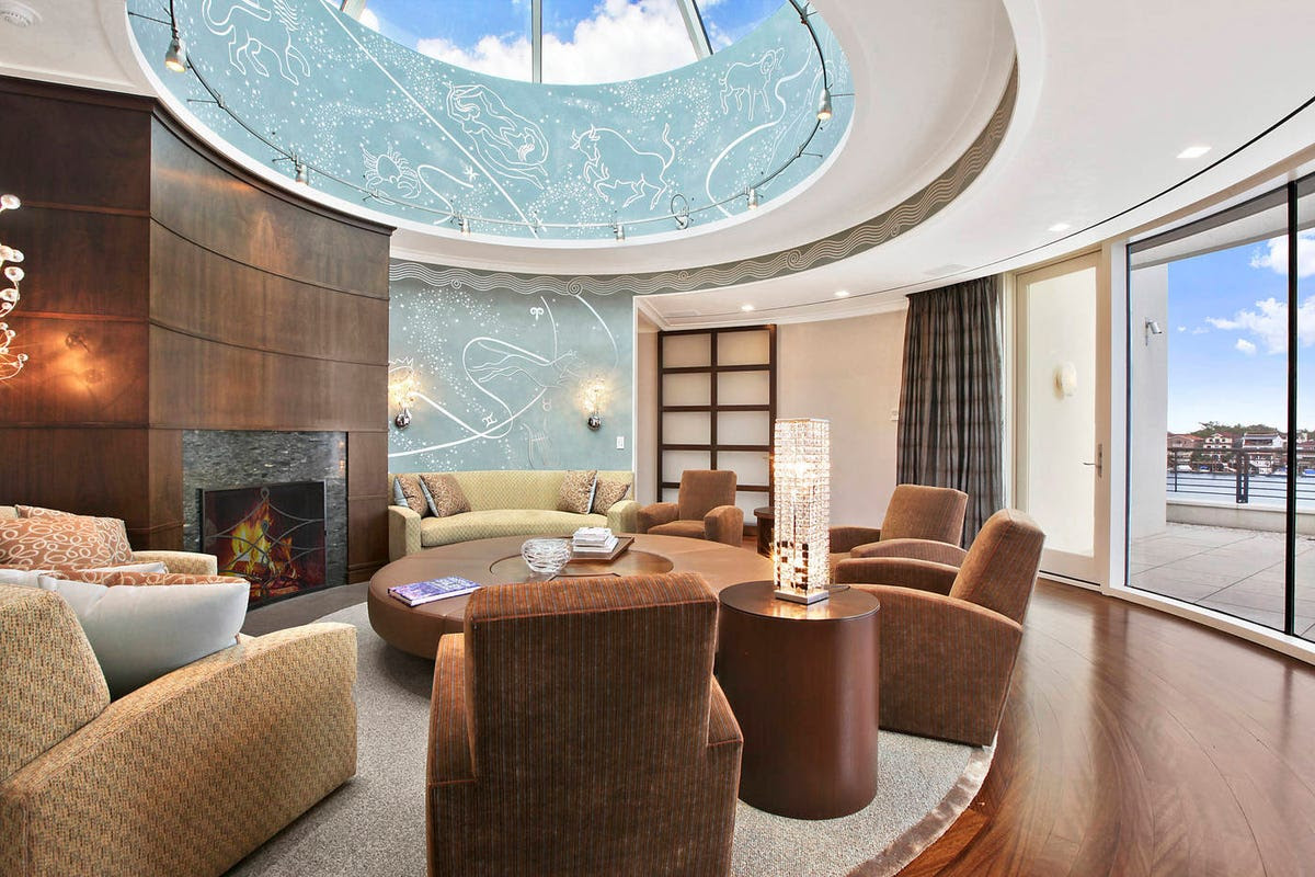 This is the so-called "circle meditation room" with skylight. Fancy.