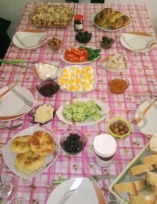 Kuzey Ege Ye Ozgu Lezzetler Tasting Alacati Da Damaklari Tatlandiriyor Saglikli Yemek Incir Gastronomi