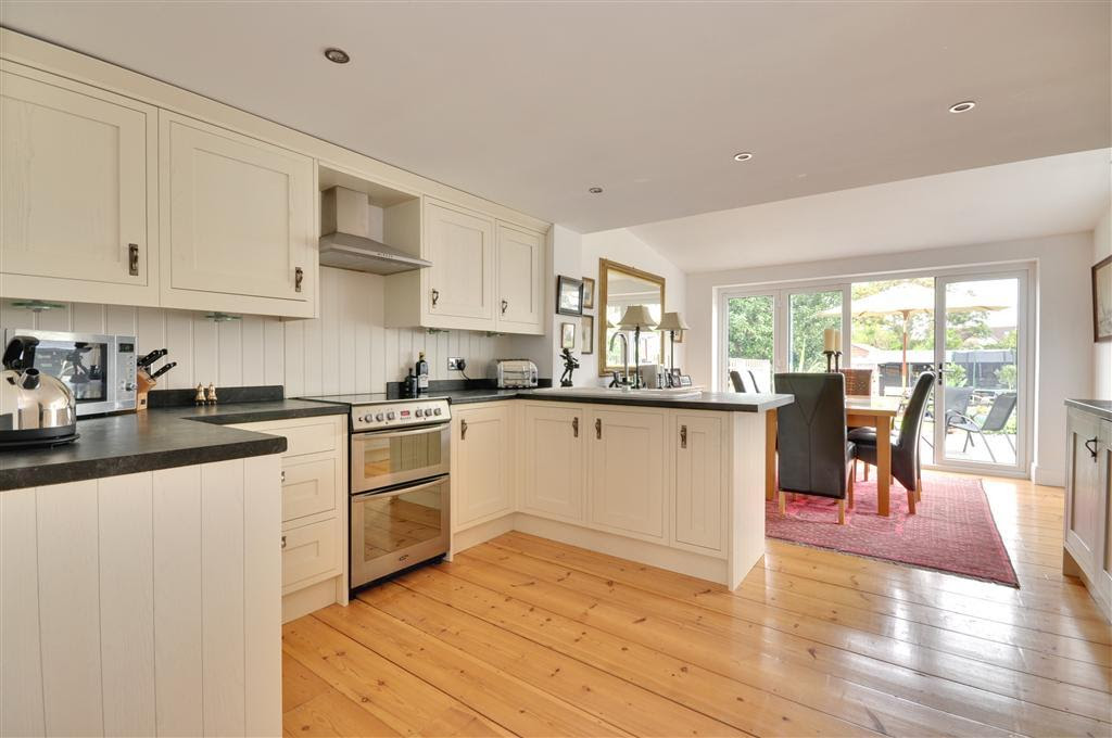 3 bedroom semi-detached house for sale in Dover, Kent, CT17