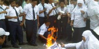 LKS Miyabi dibakar-kompas.com-jpeg.image