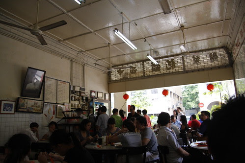 Yut Kee restaurant is crowded
