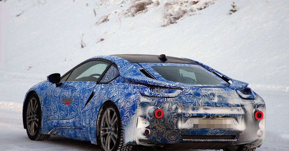 BMW i8 в снегу