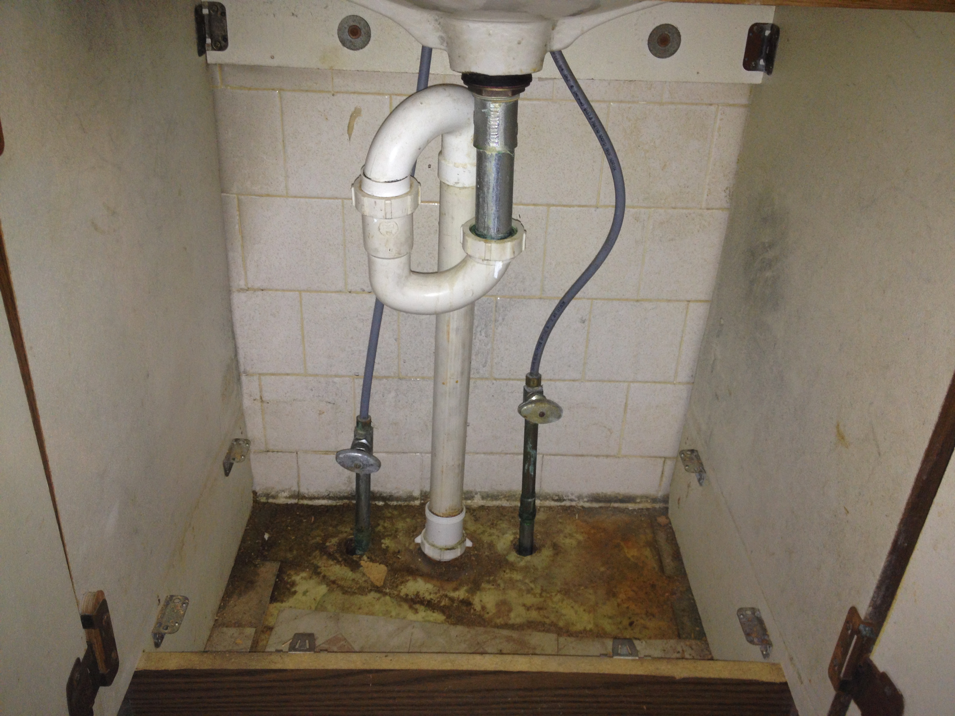 installing under bathroom sink plumbing