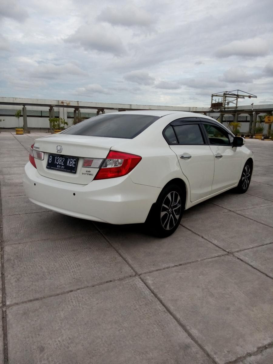 56 Gambar Mobil Honda Civic Putih Ragam Modifikasi 