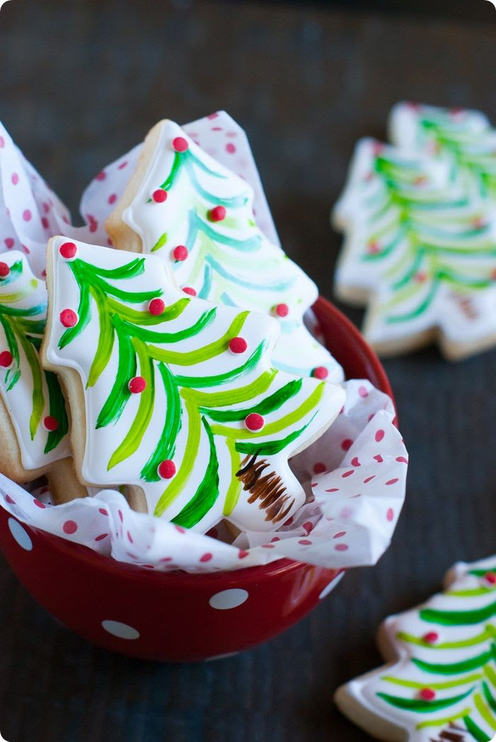 painted christmas tree cookies ...so easy and festive! from @bakeat350