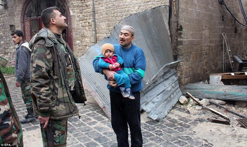 Um cessar-fogo projetado para permitido milhares de civis a deixar Aleppo com segurança entrou em colapso nesta manhã em meio a relatos pesados combates e ataques aéreos retomaram