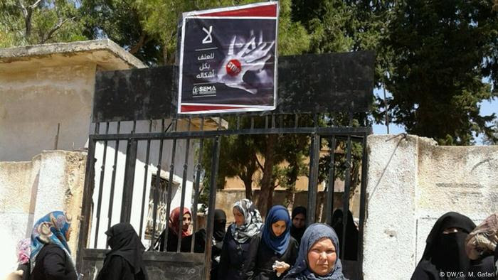 إحدى حملات التوعية للرابطة الطبية للمغتربين السوريين (سيما). Reportage: Kinderehen - ein Phänomen, das auch in Syrien selbst zugenommen hat (DW/G. M. Gafari)
