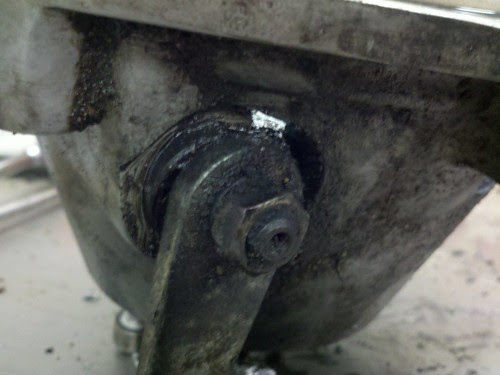 Failed ural final drive. Notice the hole in the case. Similar to my fd fail