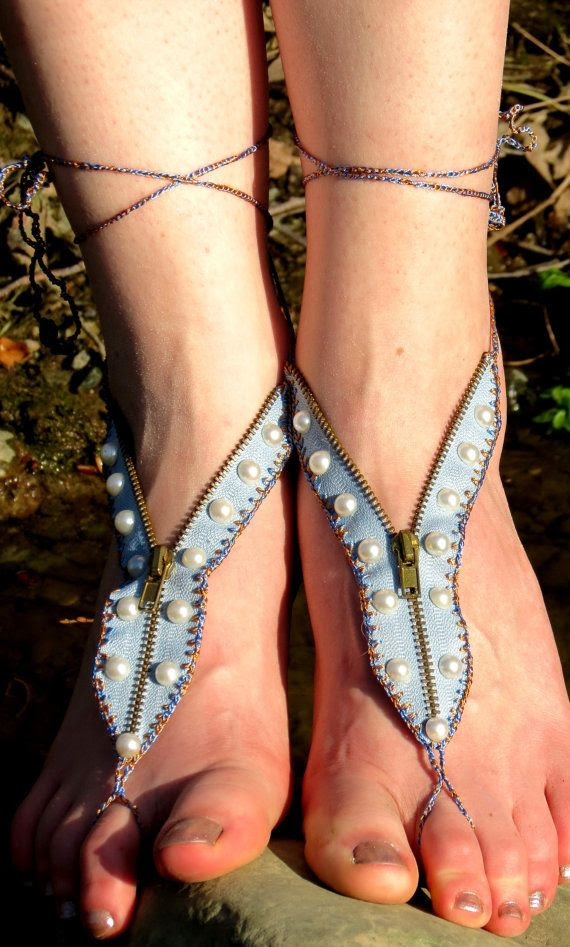 http://www.pinterest.com/pin/58828338857079218/ boho barefoot sandals