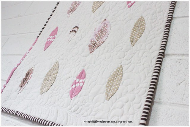 Feather Mini Quilt_Feather quilting_Modern Applique