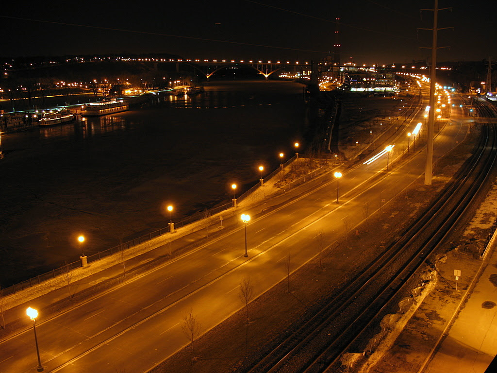 The Mississippi River looking west along Sheppard Road.