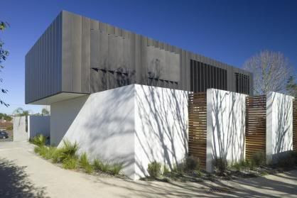 Lot6, exterior