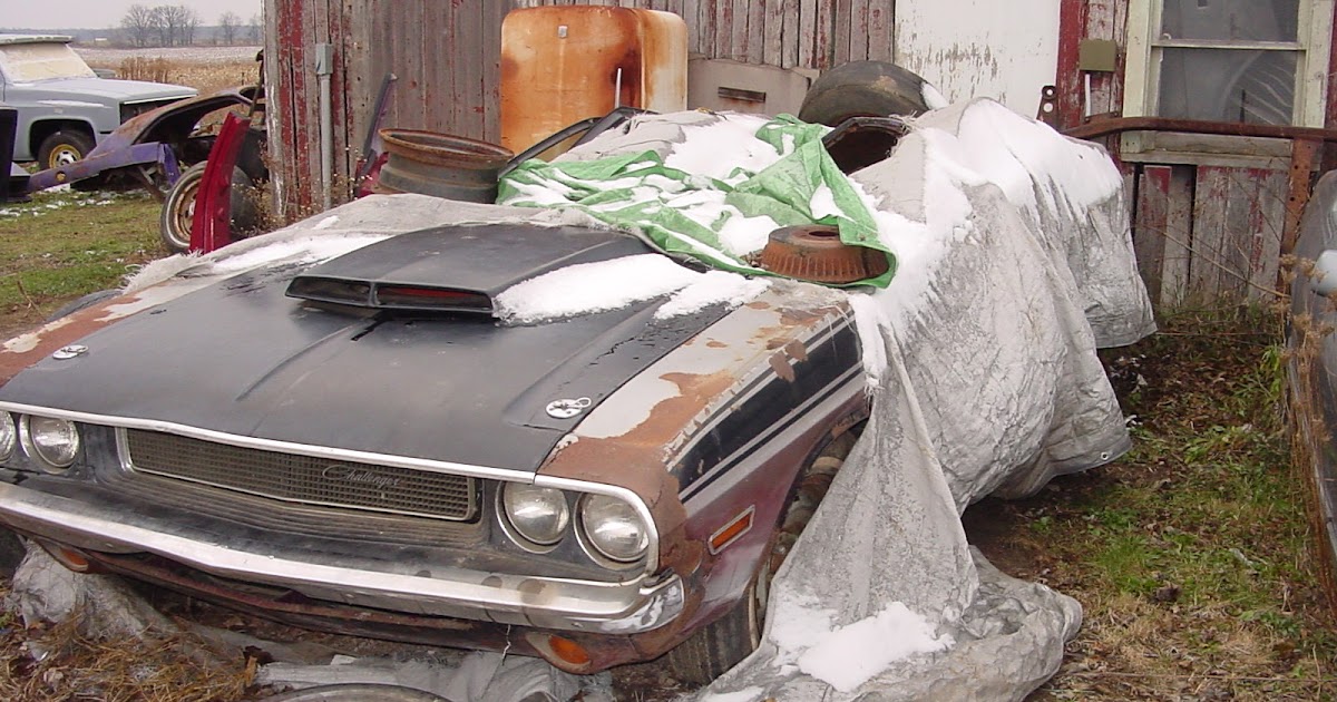 BARN FILLED WITH ANTIQUE CARS | ANTIQUES CENTER
