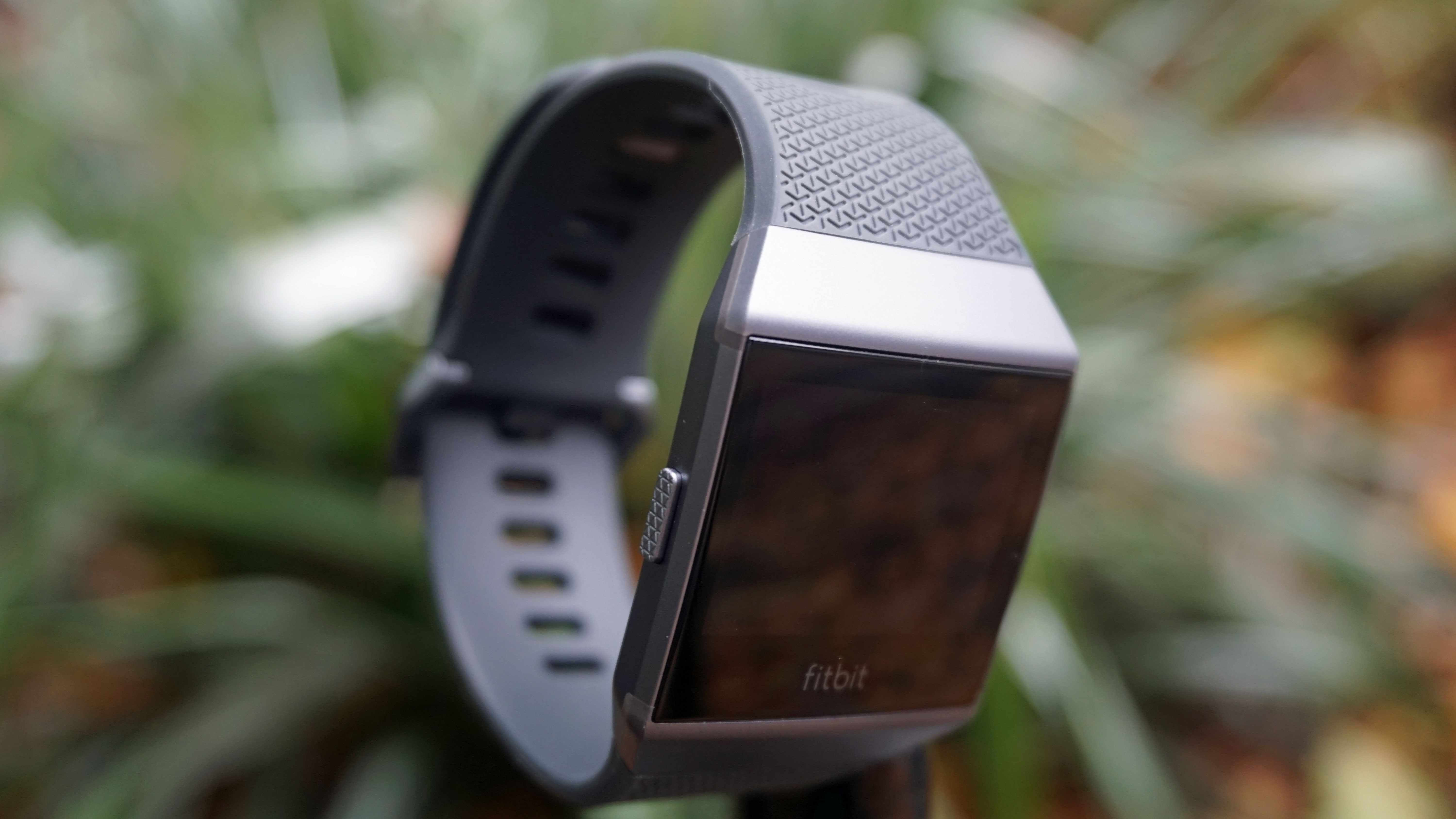 fitbit ionic swimming