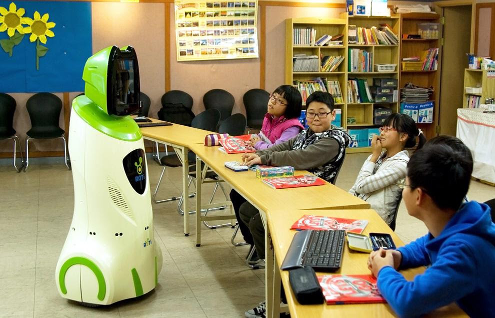 robot teacher by createbebate