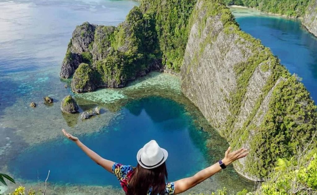 Objek Wisata Taman Laut Raja Ampat Papua 7 Tempat Wisata