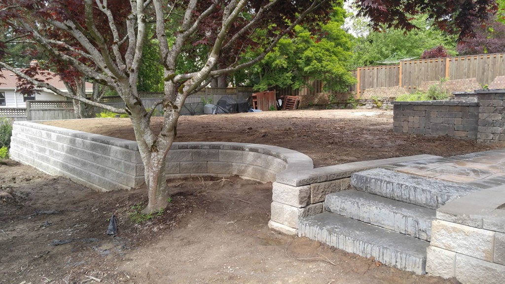 53 Top Pictures Steep Backyard Solutions / How To Landscape A Sloping