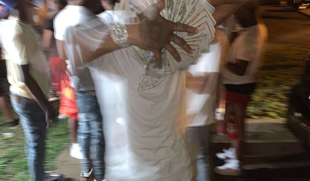 Wallpaper Rappers With Money : Pin by Kayee on Moneybagg yo | Hip hop