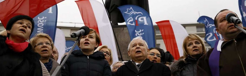 En el centro, Jaroslaw Kaczynski, líder del partido polaco Ley y Justicia y destacado defensor de la vida y la familia