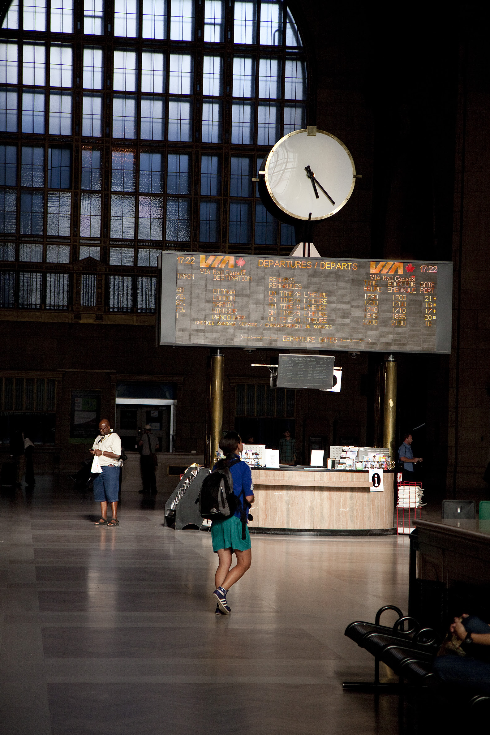 union station time check