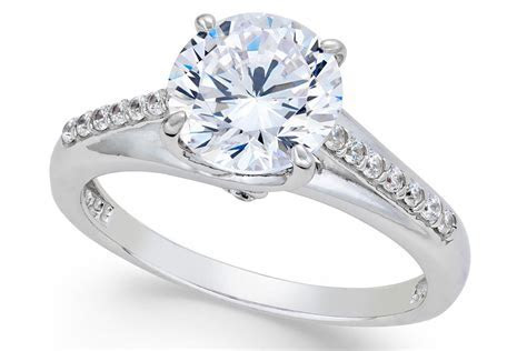 The 6 Best Fake Engagement Rings for Travel in 2019 The 6 Best Fake Engagement Rings for Travel in 2019