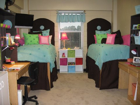 Designkids Room on Ideas For Decorating Dorm Rooms Courtesy Of Sandi Blair Your