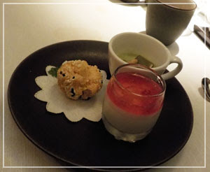 パレスホテル東京「琥珀宮」にて、デザートは三種盛りで。