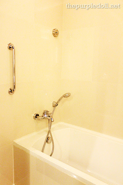 Bellevue Manila Signature Deluxe Bathtub