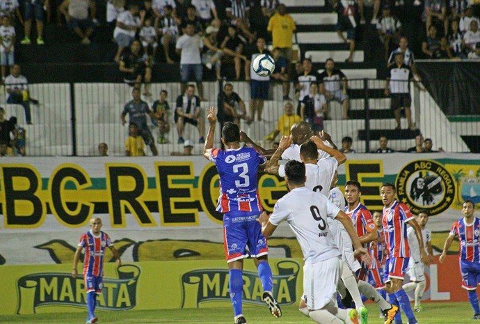 ABC x Itabaiana, no Estádio Frasqueirão - Copa do Nordeste (Foto: Fabiano de Oliveira)