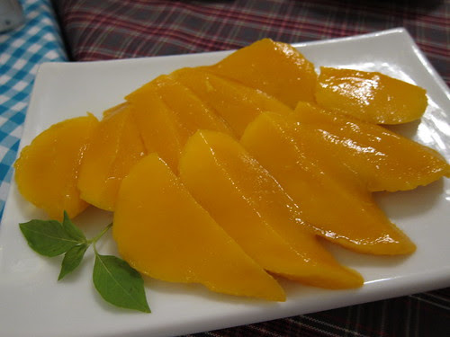 tourne fresh mangoes