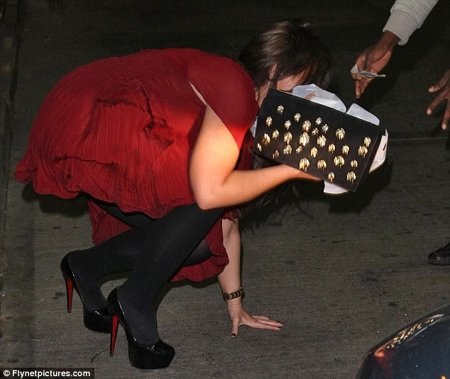 http://i.dailymail.co.uk/i/pix/2012/01/15/article-0-0F77421400000578-325_634x535.jpg