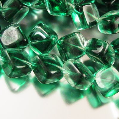 erd0128emr Glass - 9 mm Dancing Rectangle - Crystal Emerald (1)