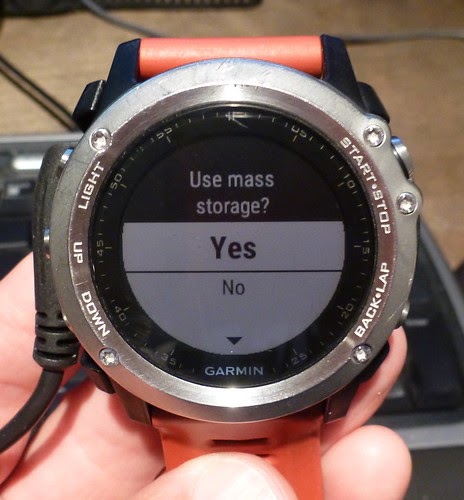 charging fenix 5 while running