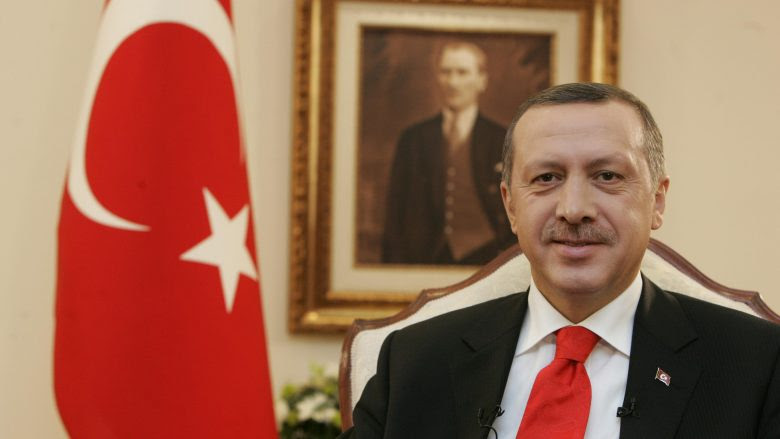Karriera e Erdoganit: Djali i varfër që shiste limonata, president i Turqisë