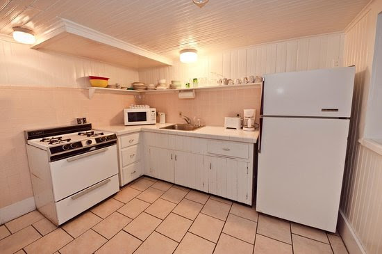 the Ground Level suite kitchen - Picture of Lankford Hotel, Ocean