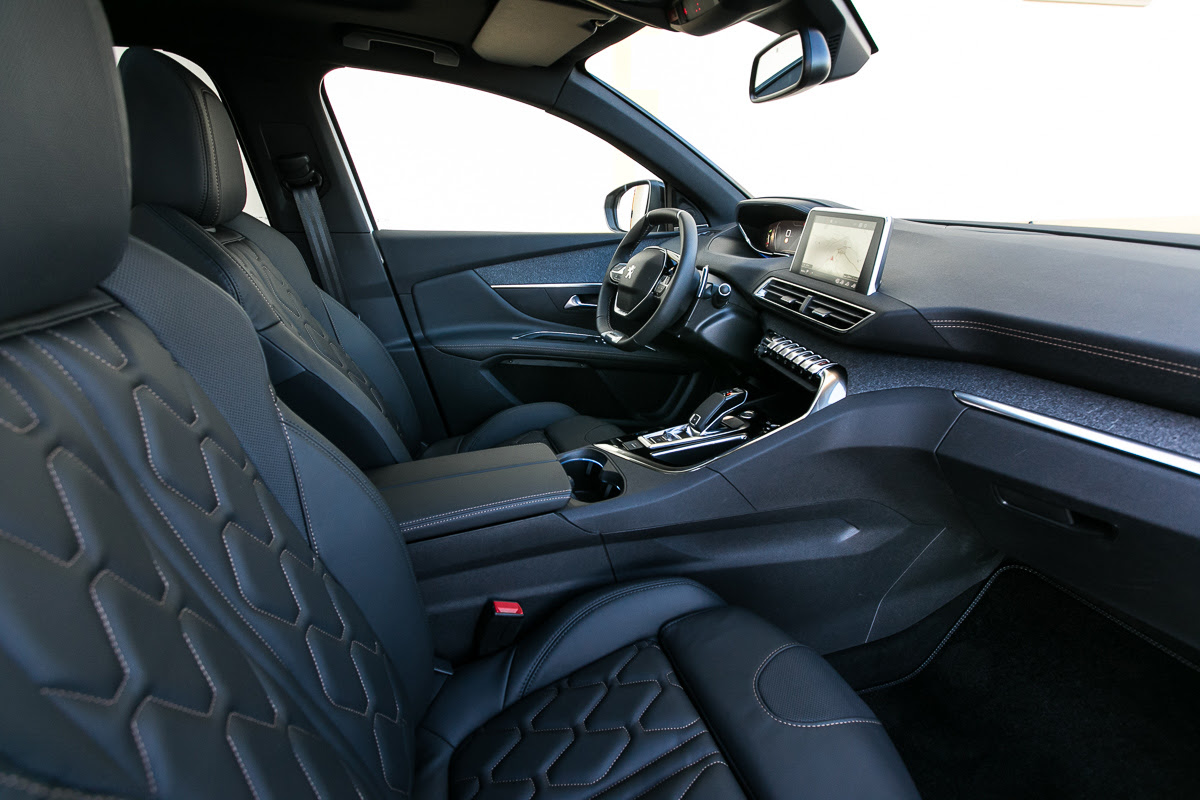 Peugeot 3008 Cockpit Peugeot 3008 Review
