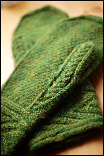 Druid Mittens (by b r o o k l y n t w e e d) Druid Mittens (by b r o o k l y n t w e e d)
