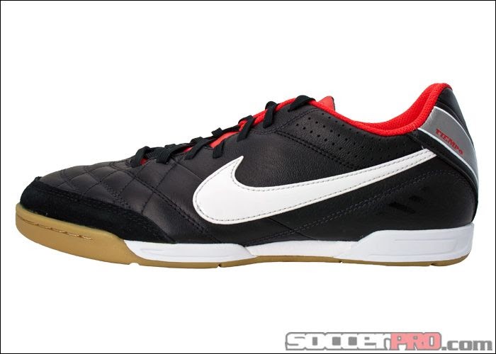 nike black futsal shoes