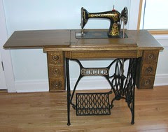 1916 Singer Model 66 Sewing Machine