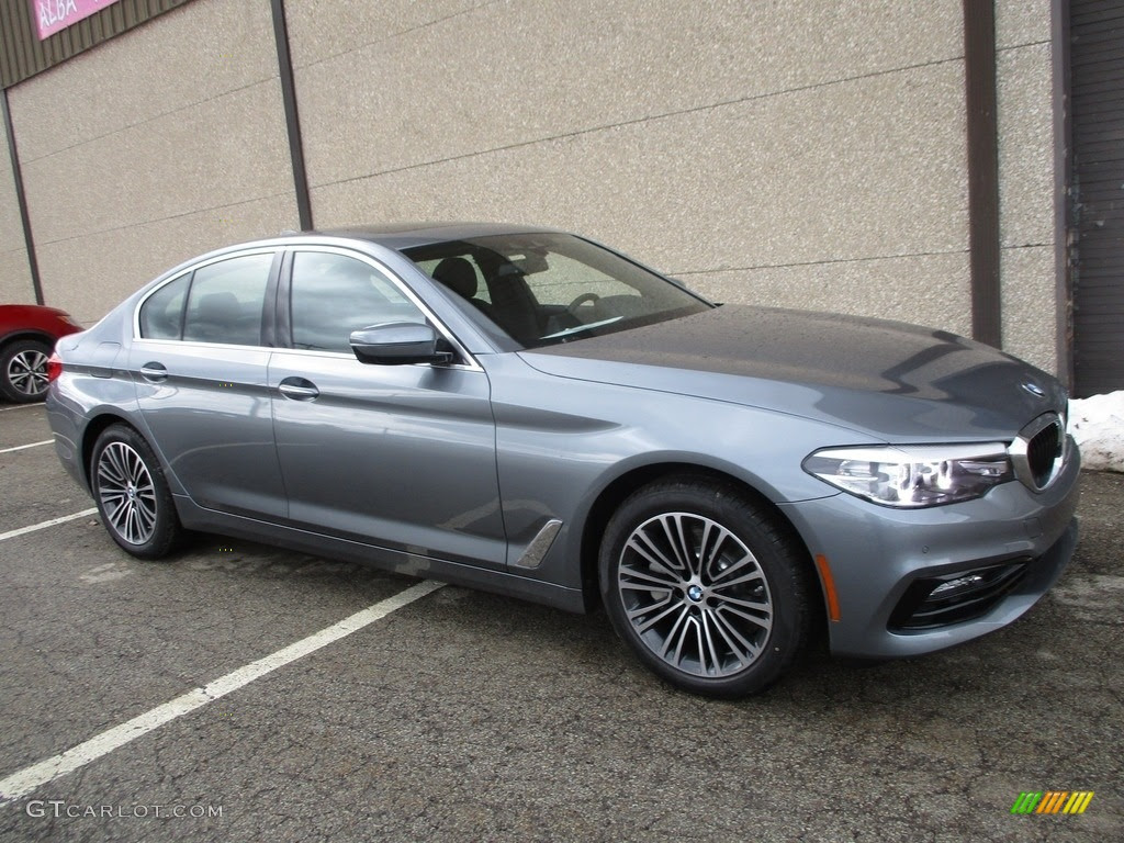 BMW 5 серый цвет металлик