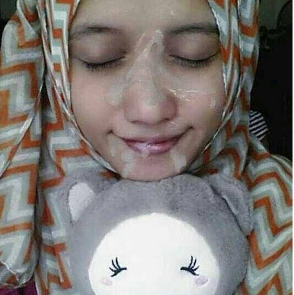 Unggah Foto Dengan Wajah Berlumuran Cairan Kental, Cewek Cantik ini