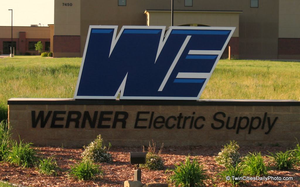 I've always enjoyed graphic arts, logos, drawings in my lifetime. The first time I saw this Werner Electric logo it caught my eye. Bold colors, simplistic, it all works.