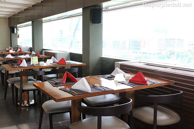 F Restaurant Seating