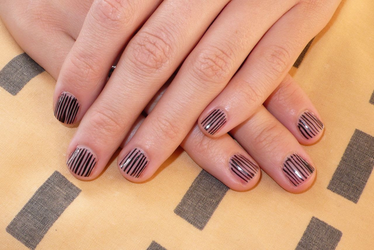3. Creative Nail Designs Using Lines - wide 2