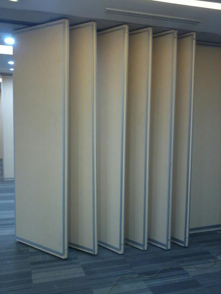 PINTU LIPAT PARTISI GESER SLIDING PENYEKAT RUANGAN PINTU LIPAT PARTISI GESER SLIDING PENYEKAT RUANGAN