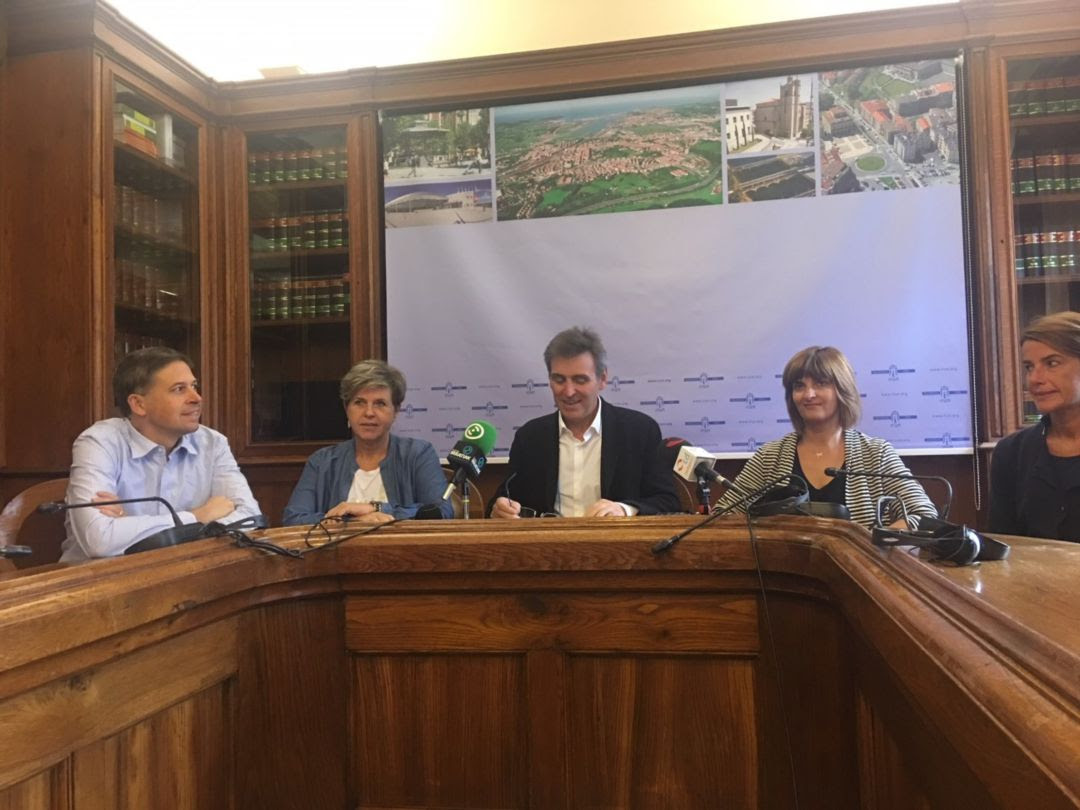 El PNV de Irun comparece en rueda de prensa para pedir la dimisión de Santano