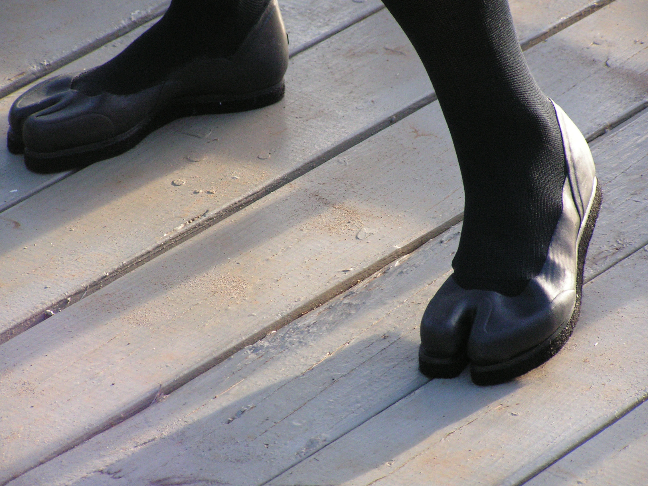 tabi heels