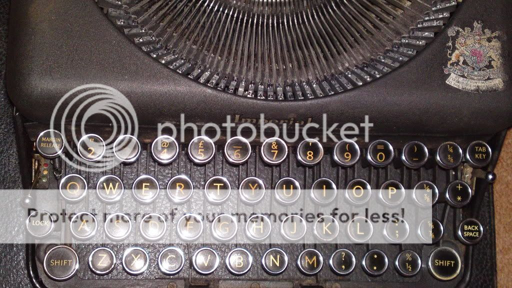 typewriter photo: Vintage Typewriter 16012010233.jpg
