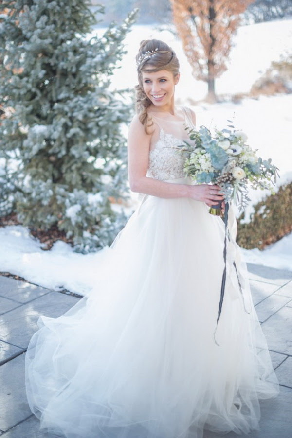 Winter Wonderland Wedding Dresses / The Wedding Scoop